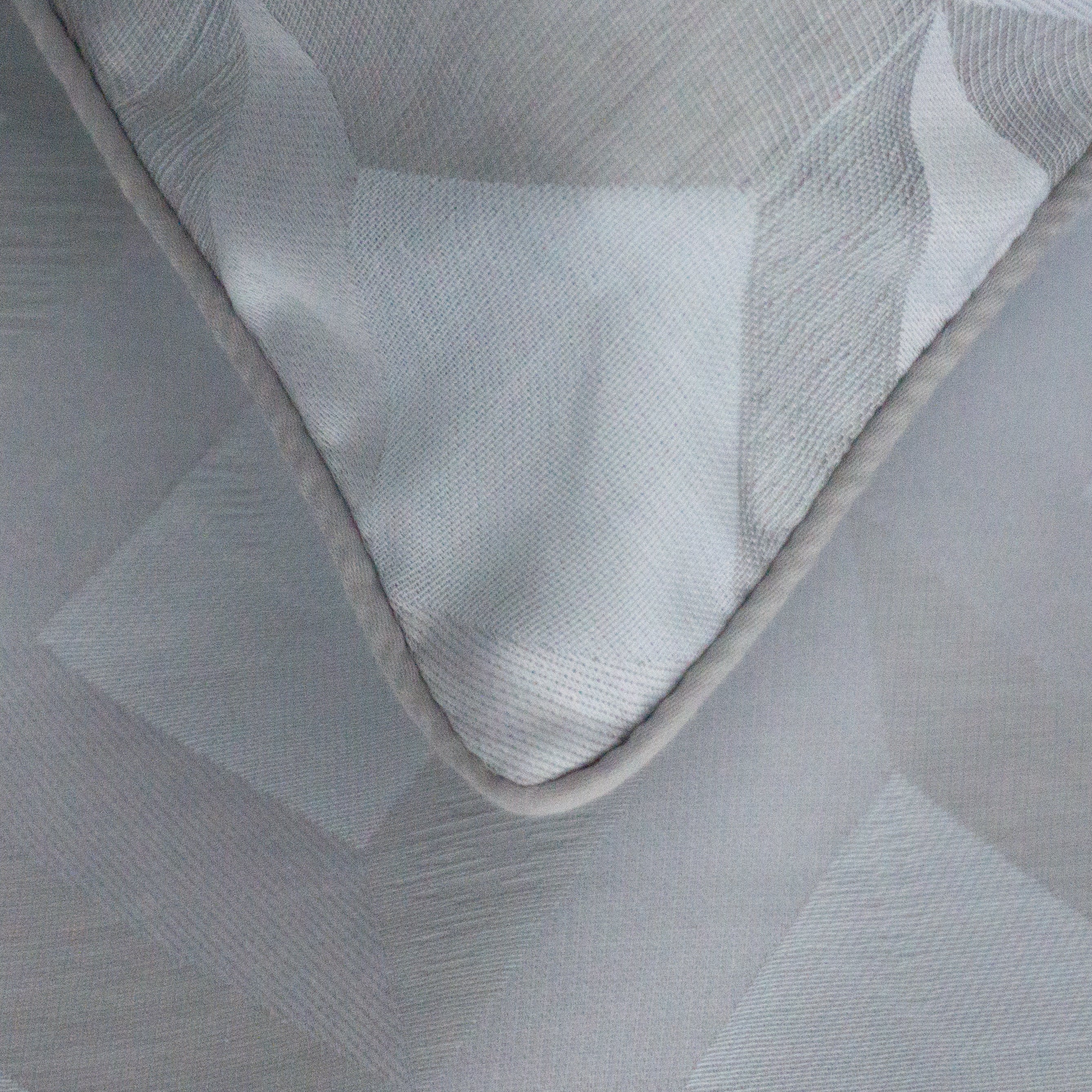 Quadra | Bundle - Duvet Cover + 2 Pillow Shams | Jacquard - Image 3