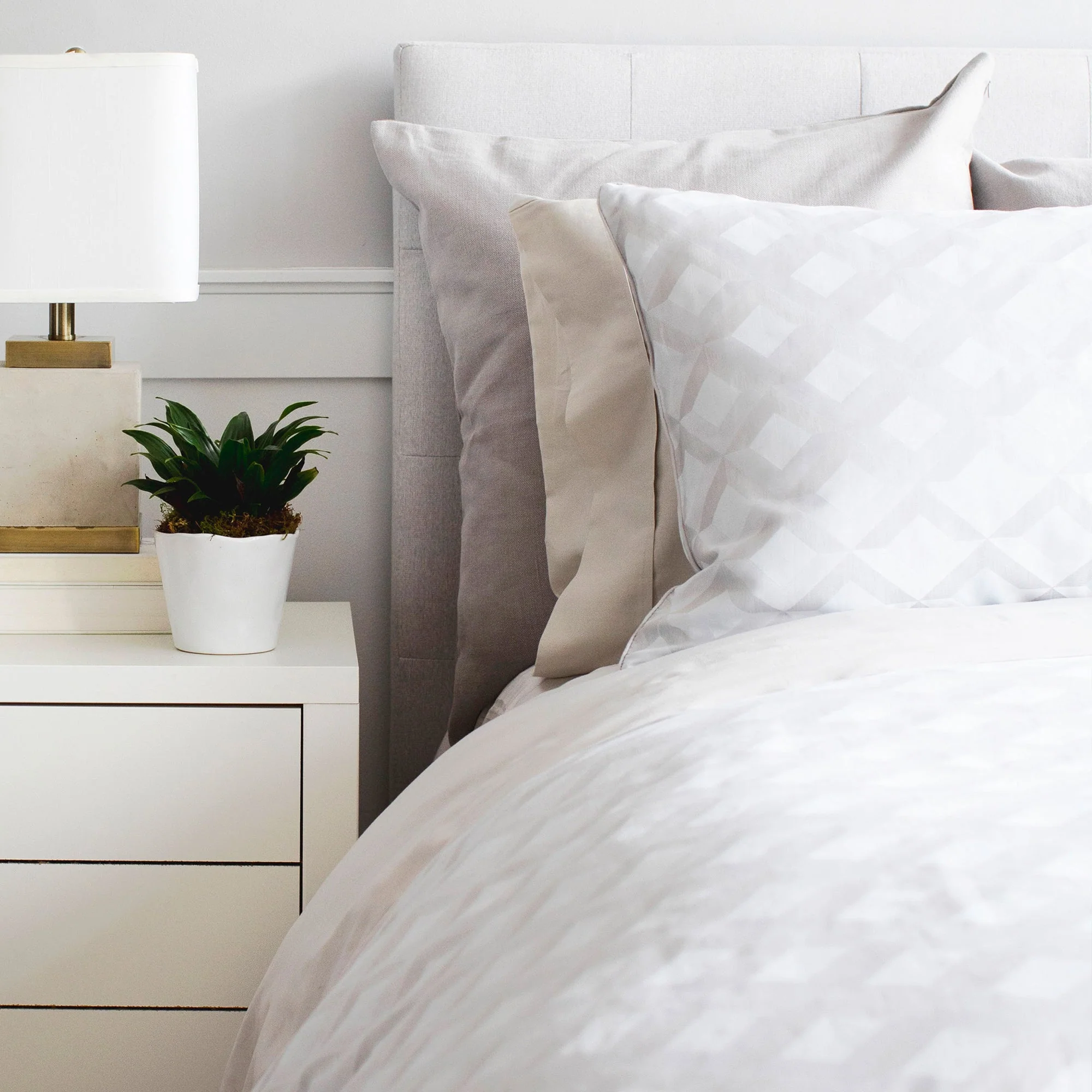 Quadra | Bundle - Duvet Cover + 2 Pillow Shams | Jacquard - Image 4