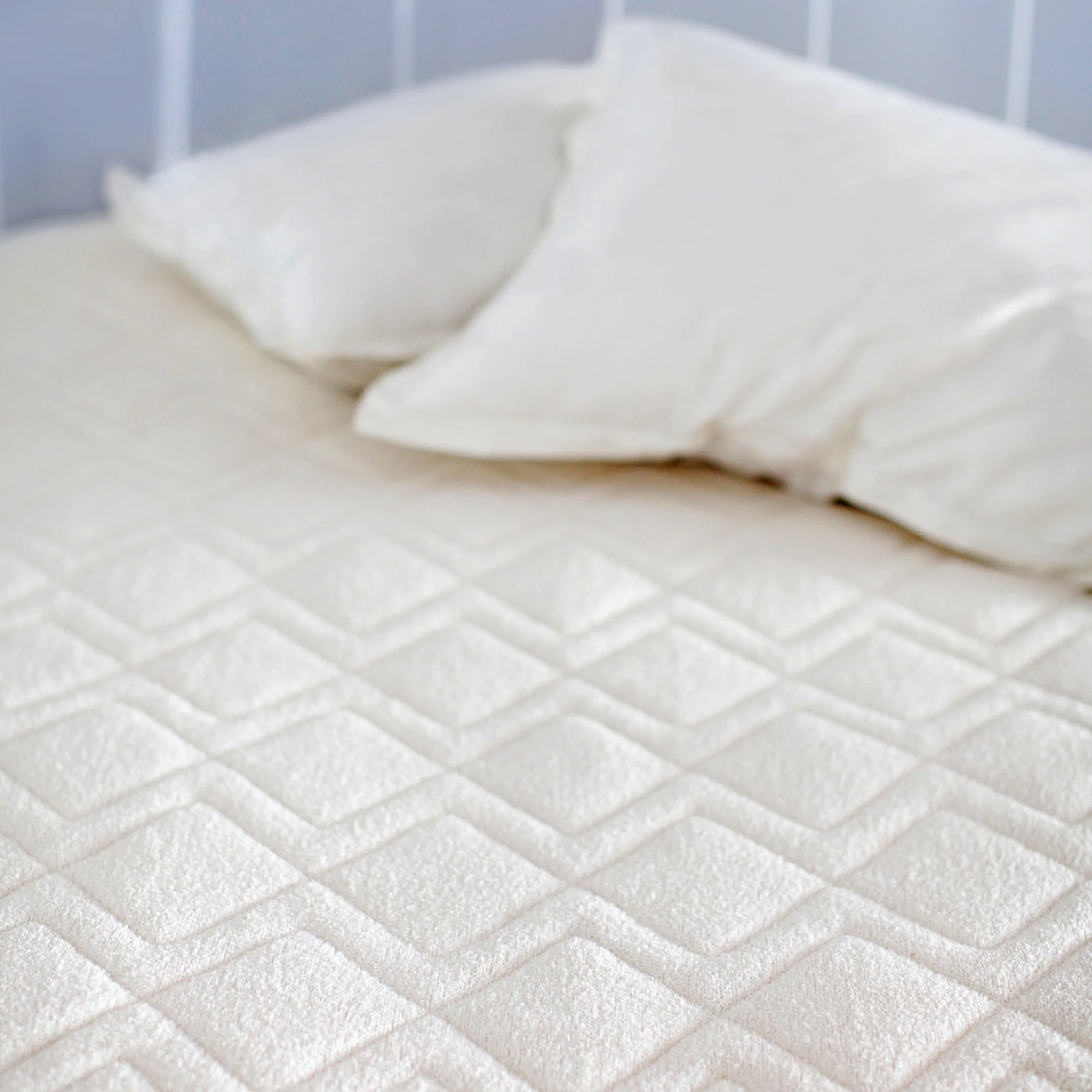 Domeir Mattress Protector by St Geneve - Image 3