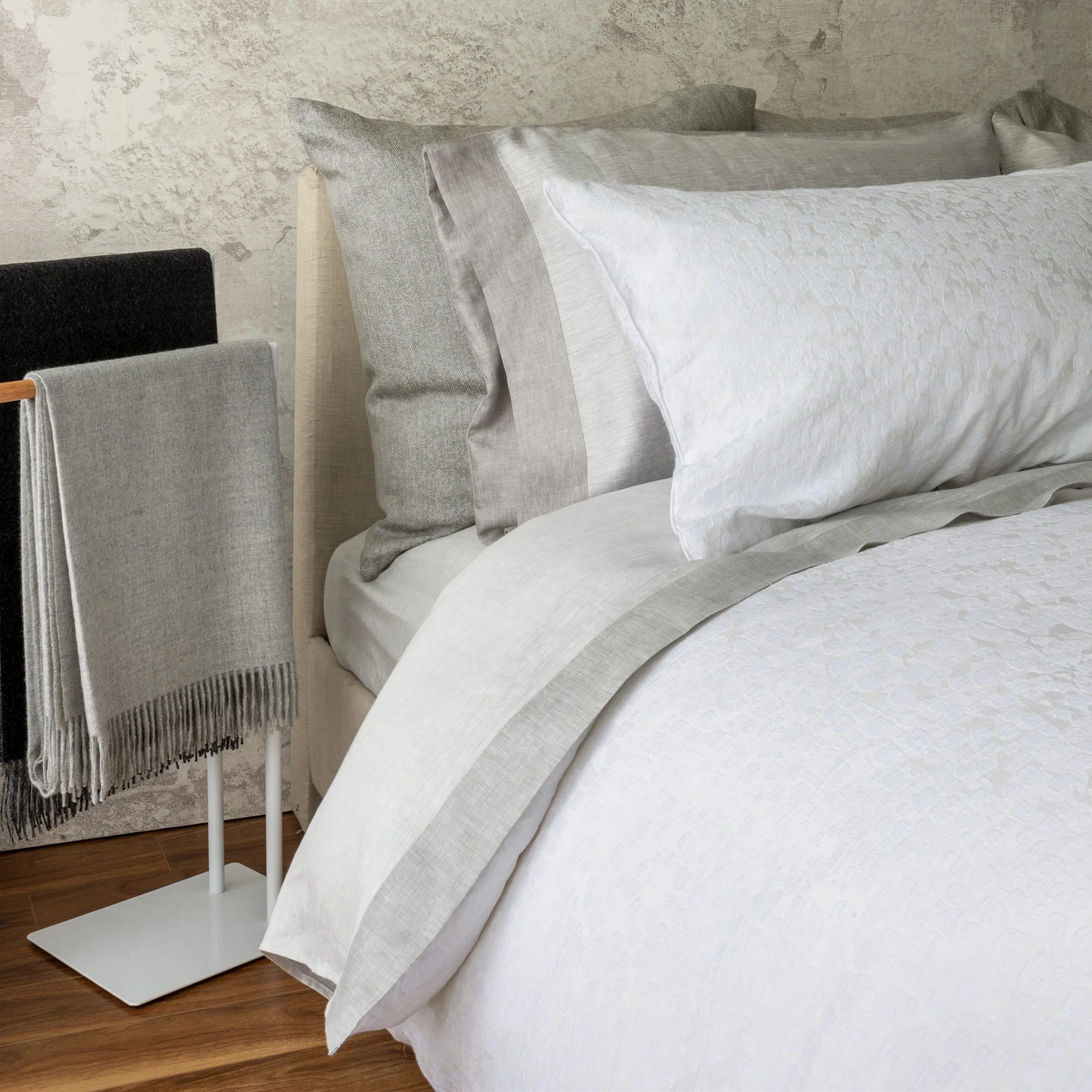 Halo | Duvet Cover | Jacquard | Giza & Linen - Image 3